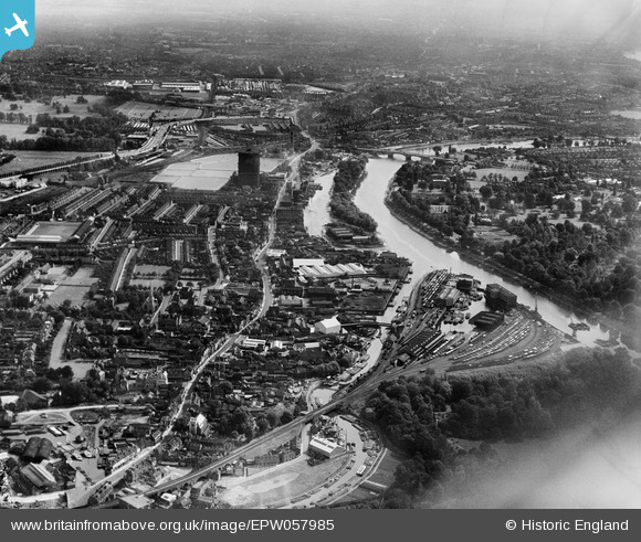 1938 Brentford dock high street and the river thames brentford from the south west