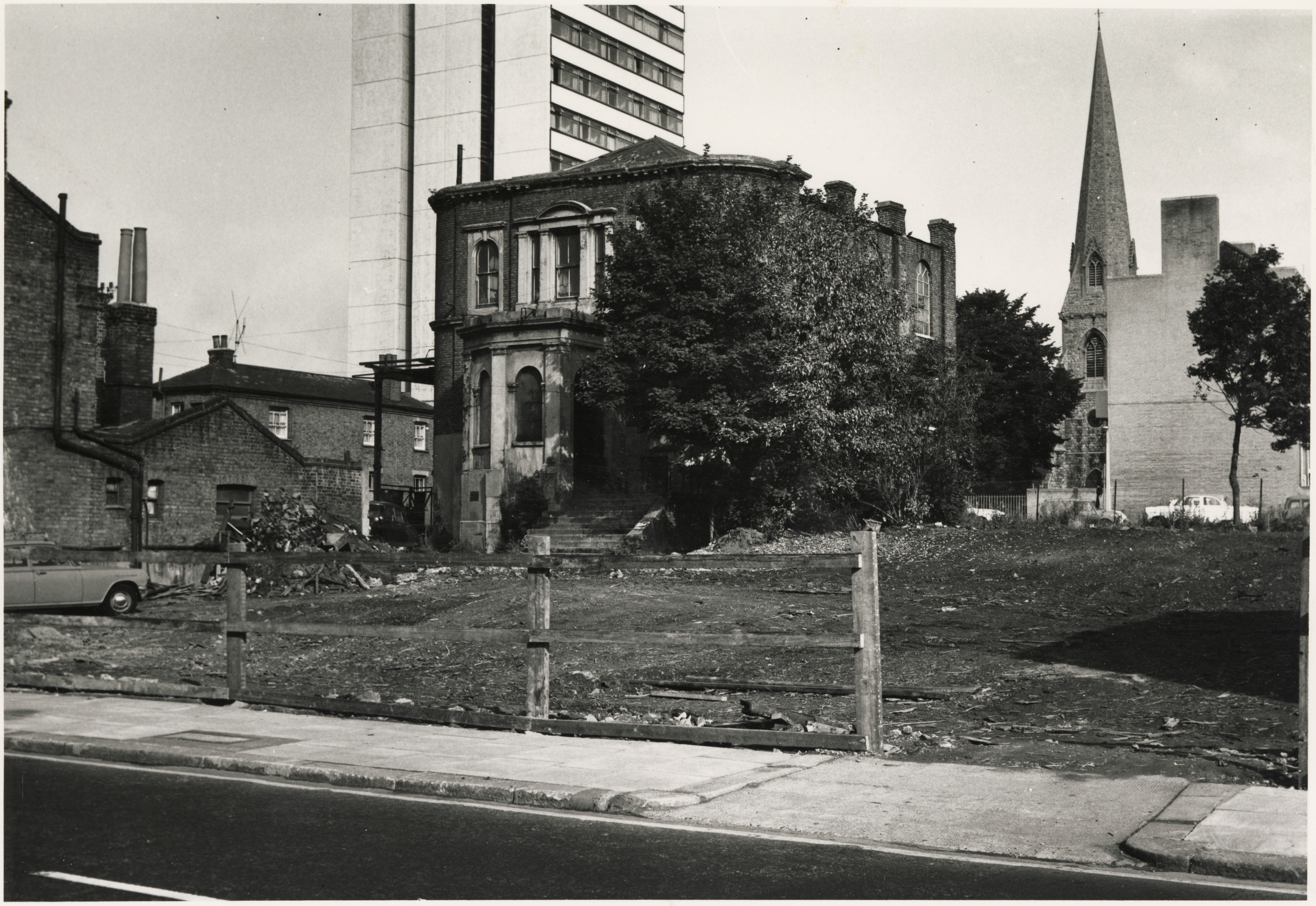 1960S high street site immediately east of beehive pub hounslow local studies archive