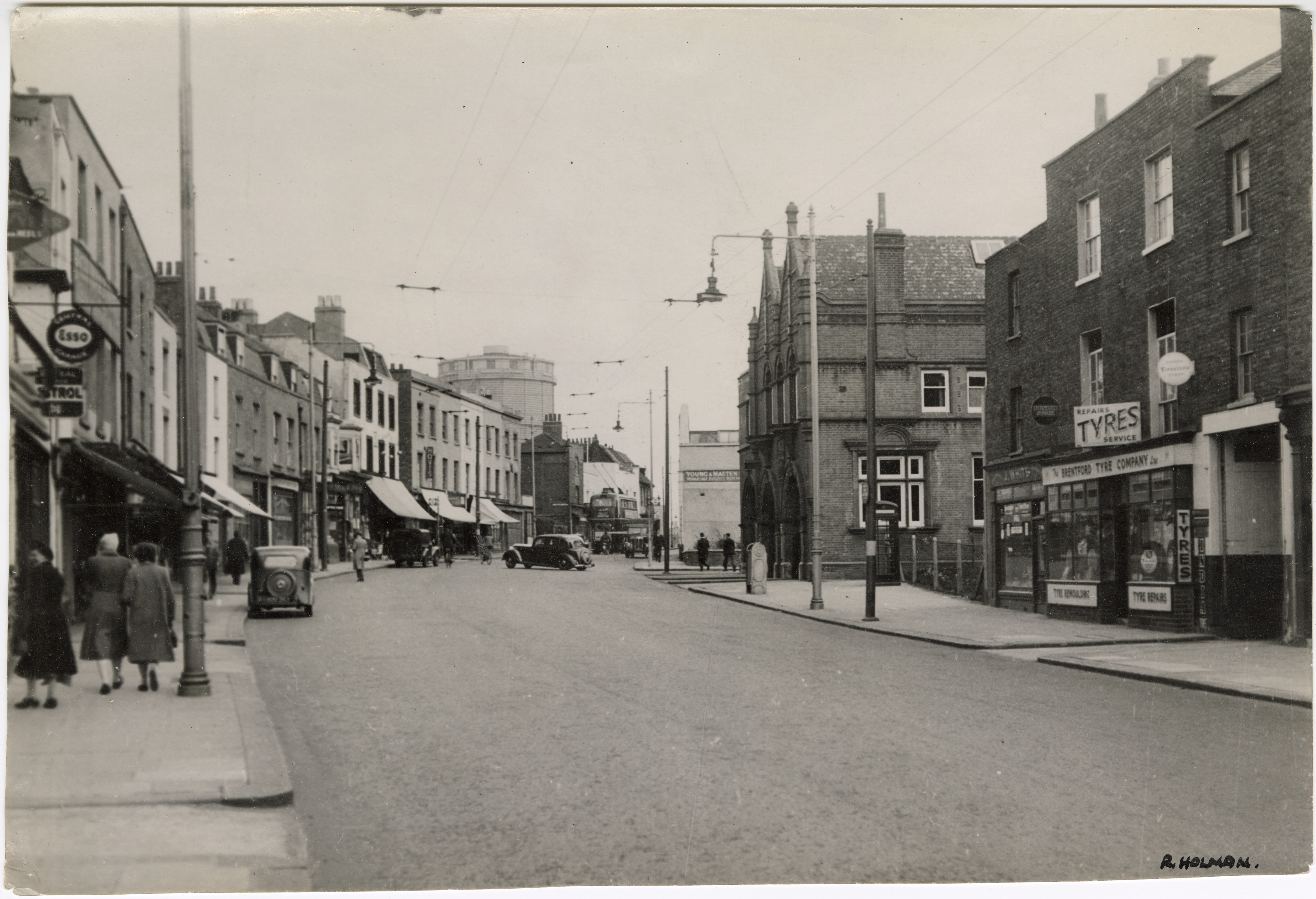 1940S 50s 275 289 and 56 57 high street fire station on right holman hounslow local studies archive